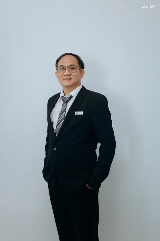 Dr. Win Ye Khine